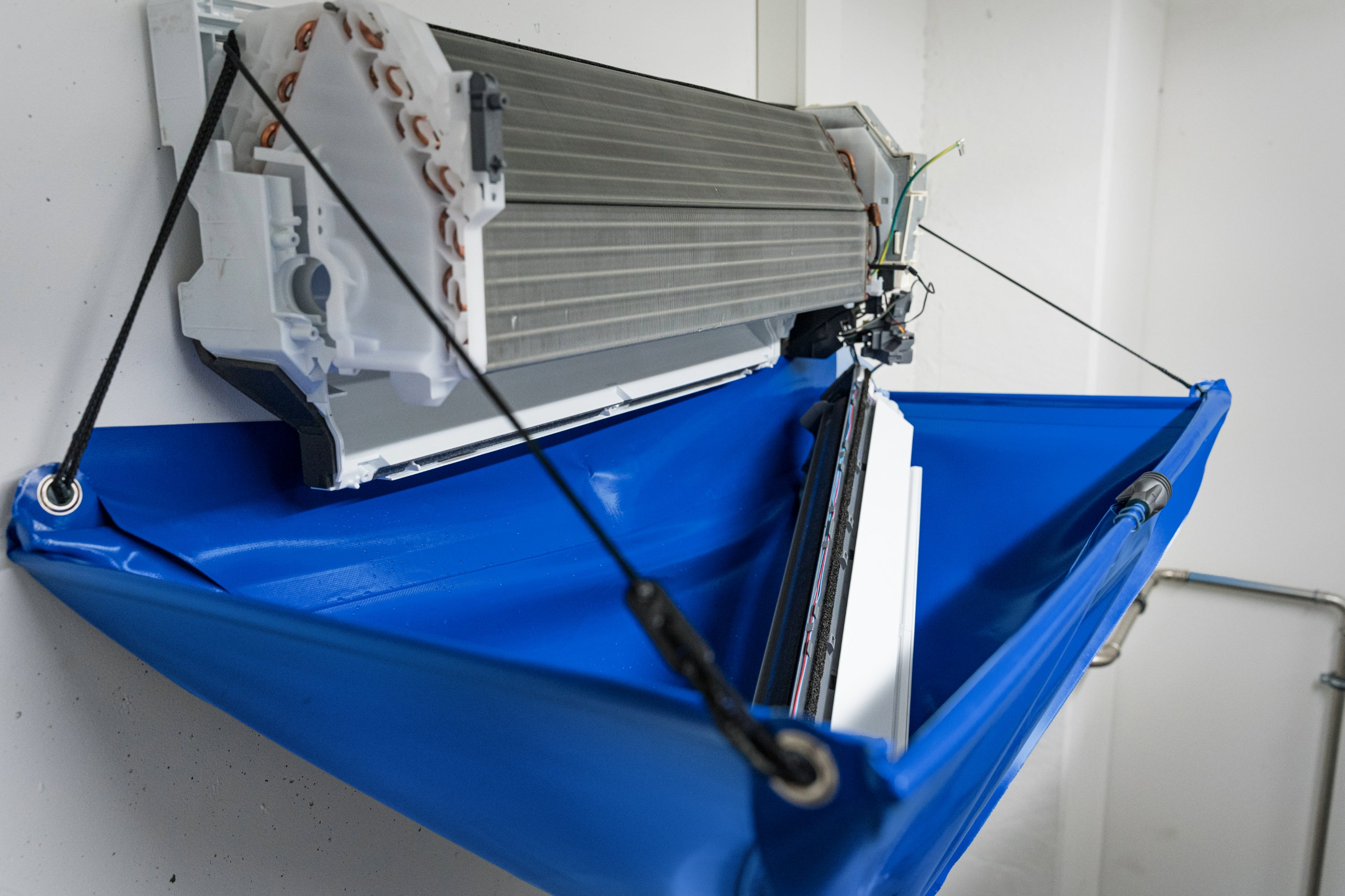 Foldable Funnel, 105 cm x 52.5 cm