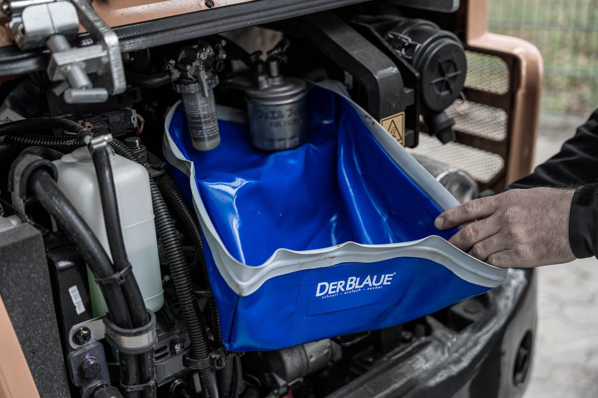 Bagger Filter tauschen mit DERBLAUE® Wanne