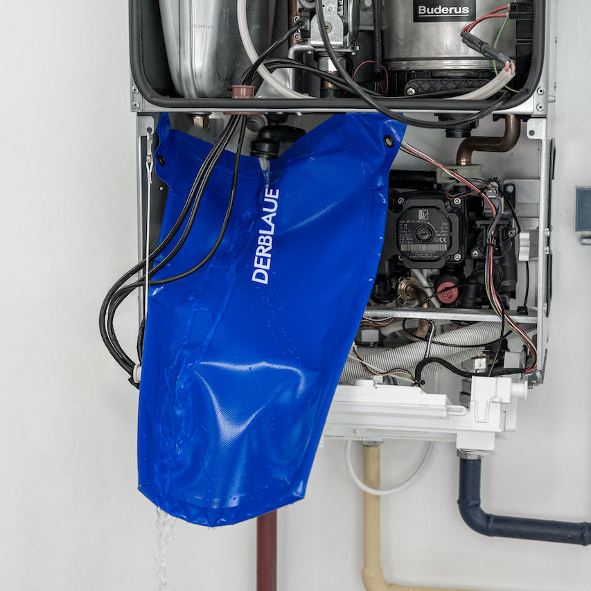 Service am Wandheizgerät mit DERBLAUE® Rutsche