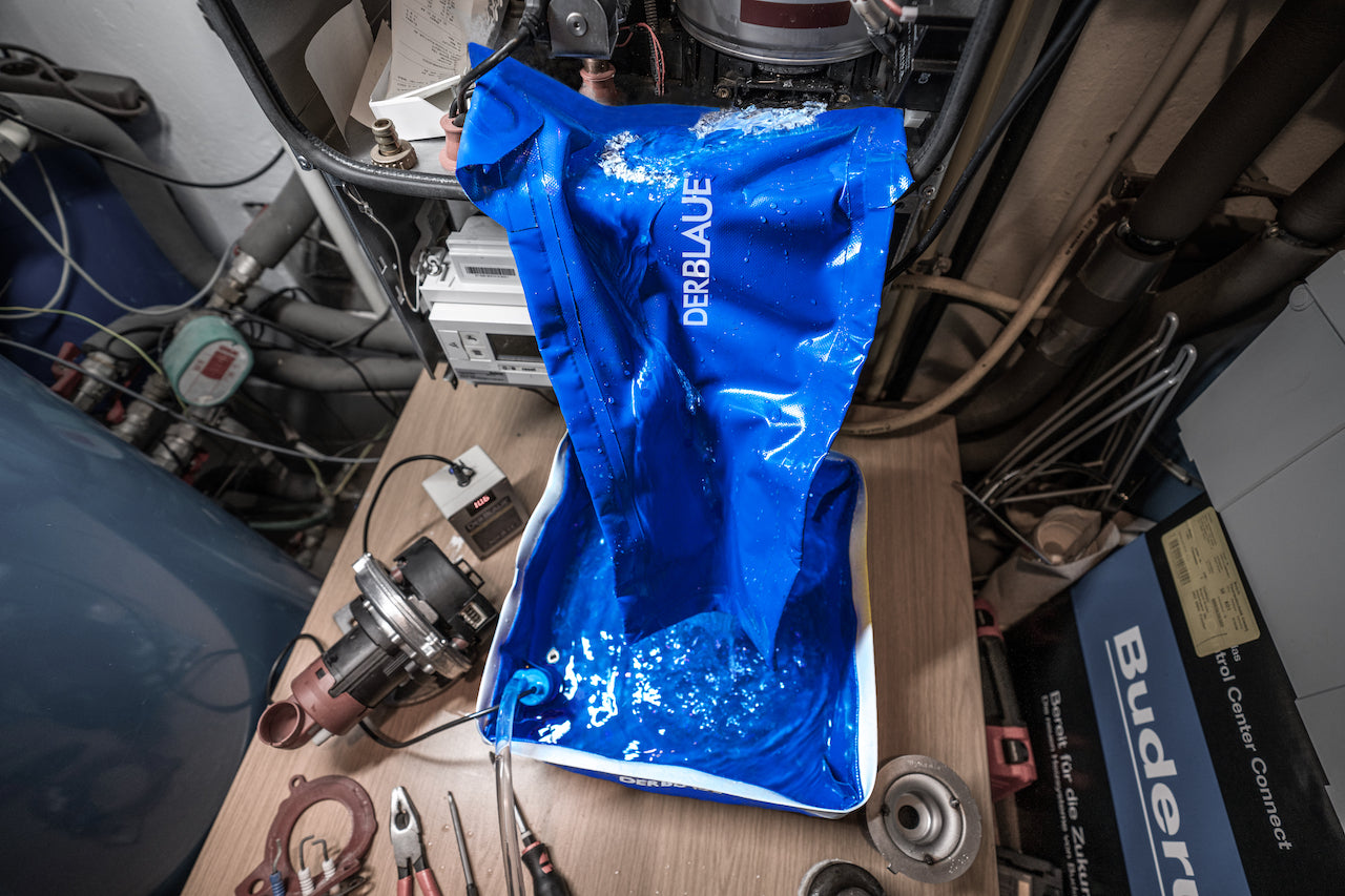 Wandheizgerät spülen mit DERBLAUE® Rutsche, Wanne und Pumpsystem