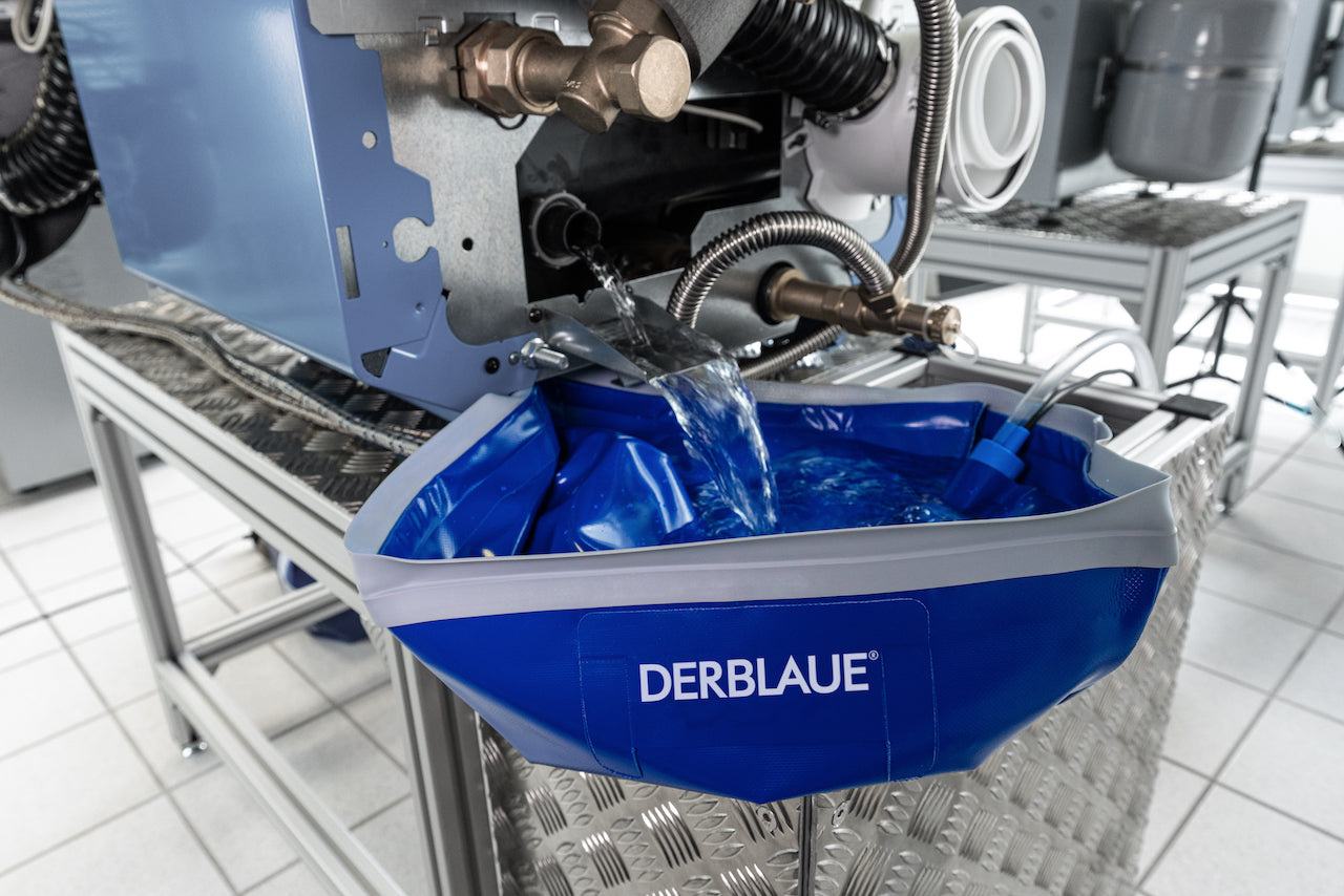 Ölkessel spülen mit DERBLAUE® Wanne und Pumpsystem