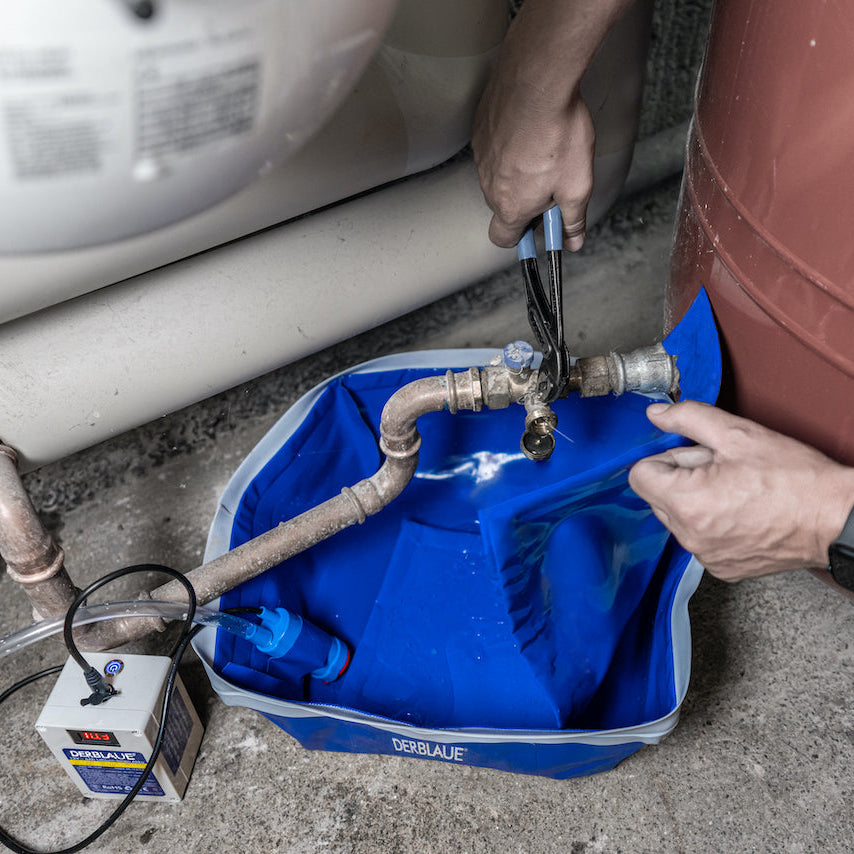 Ausdehnungsgefäß tauschen mit DERBLAUE® Rutsche, Wanne und Pumpsystem