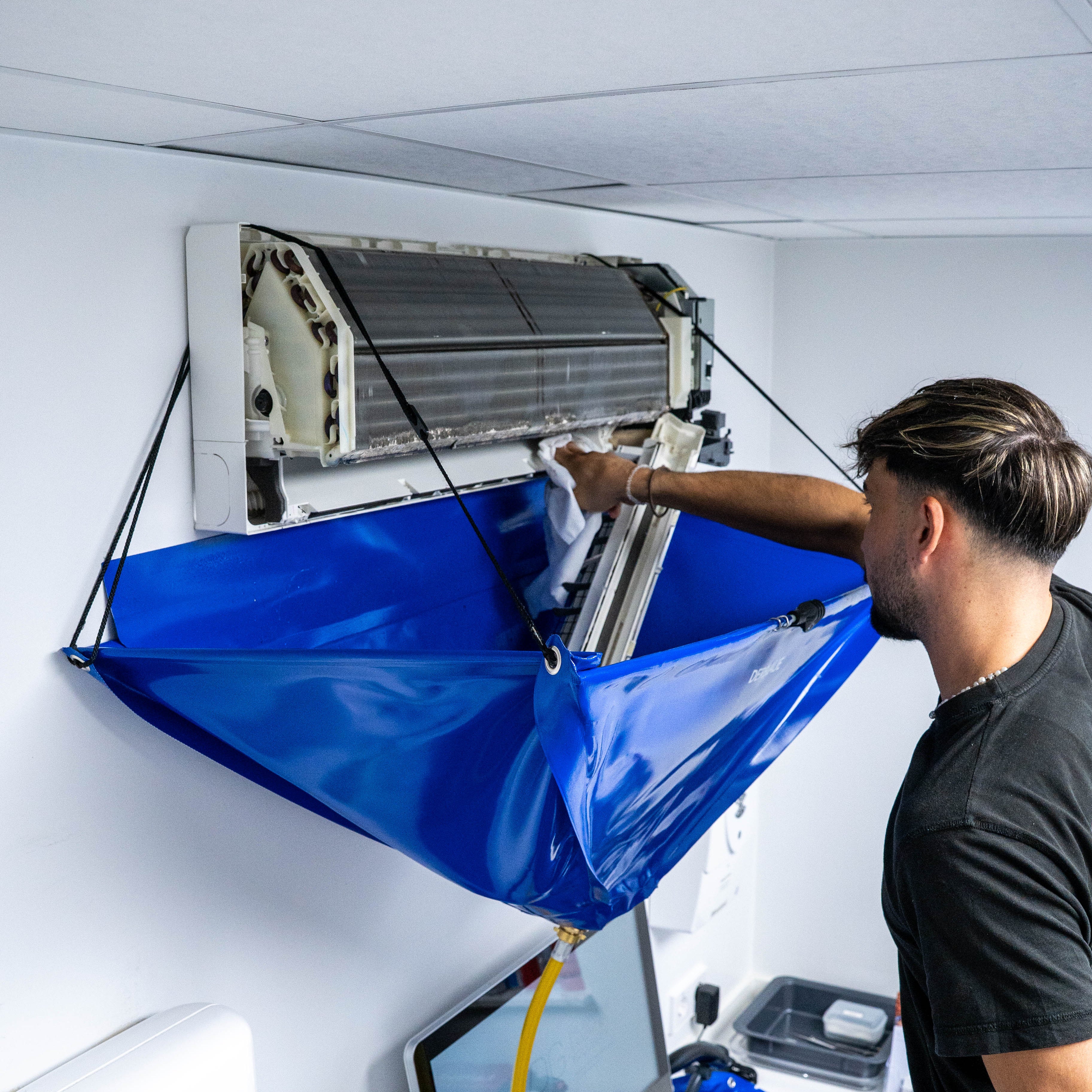 Foldable Funnel, 105 cm x 52.5 cm