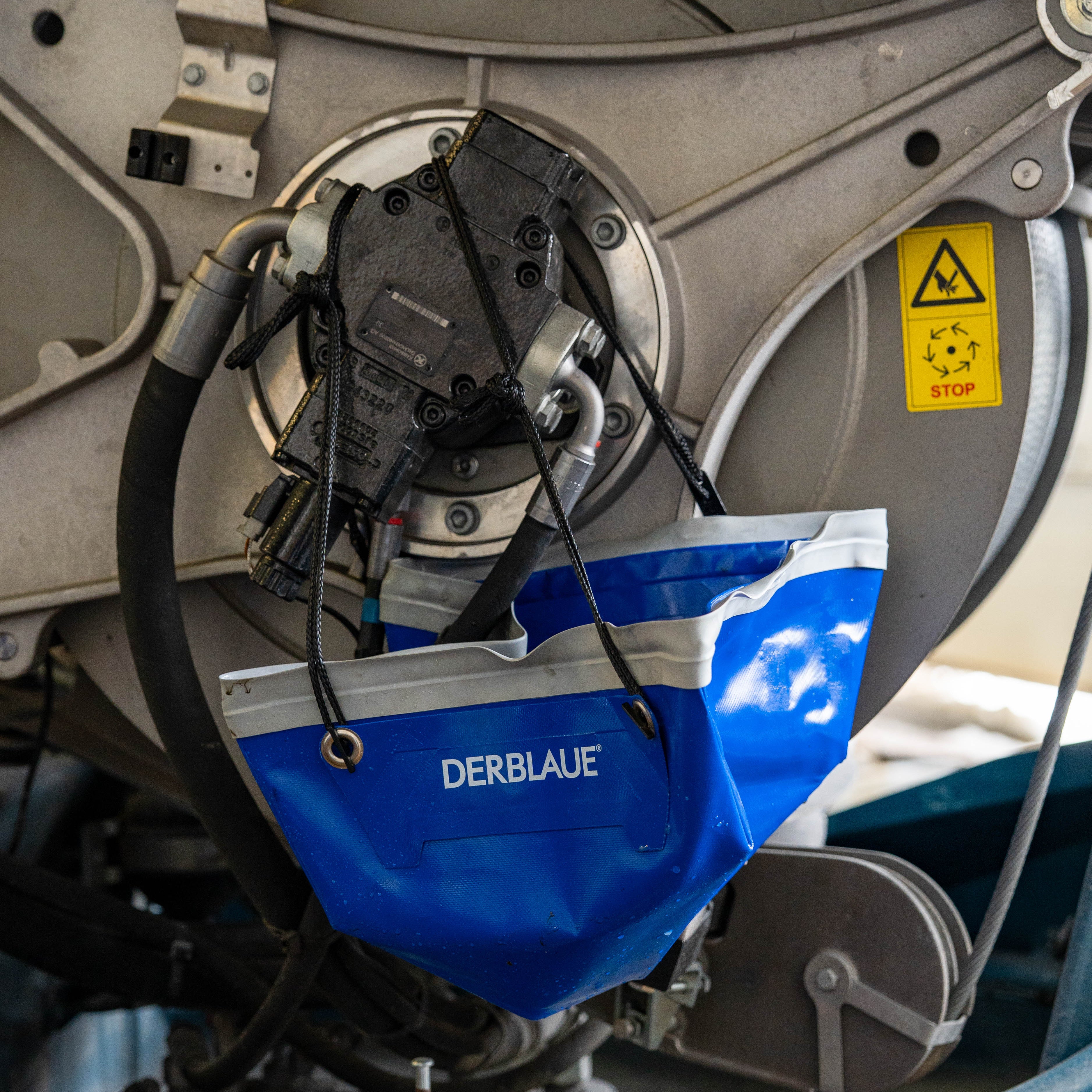 DERBLAUE Profi-Wanne mit Aufgängesystem