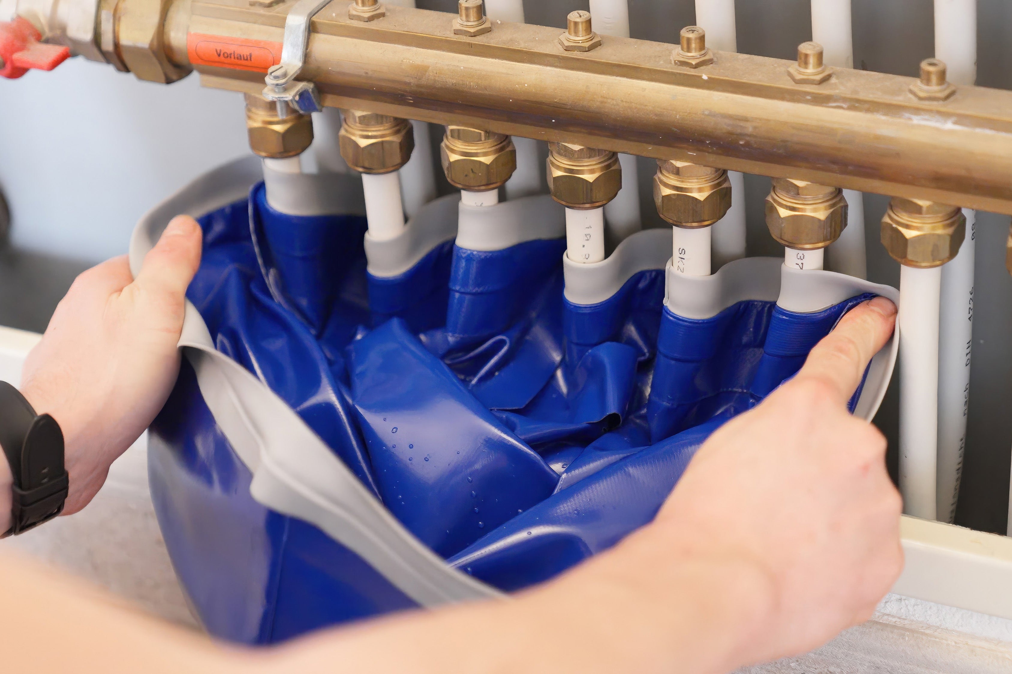 DERBLAUE® Profi-Wanne Biegemetall Dichtlippe Detail