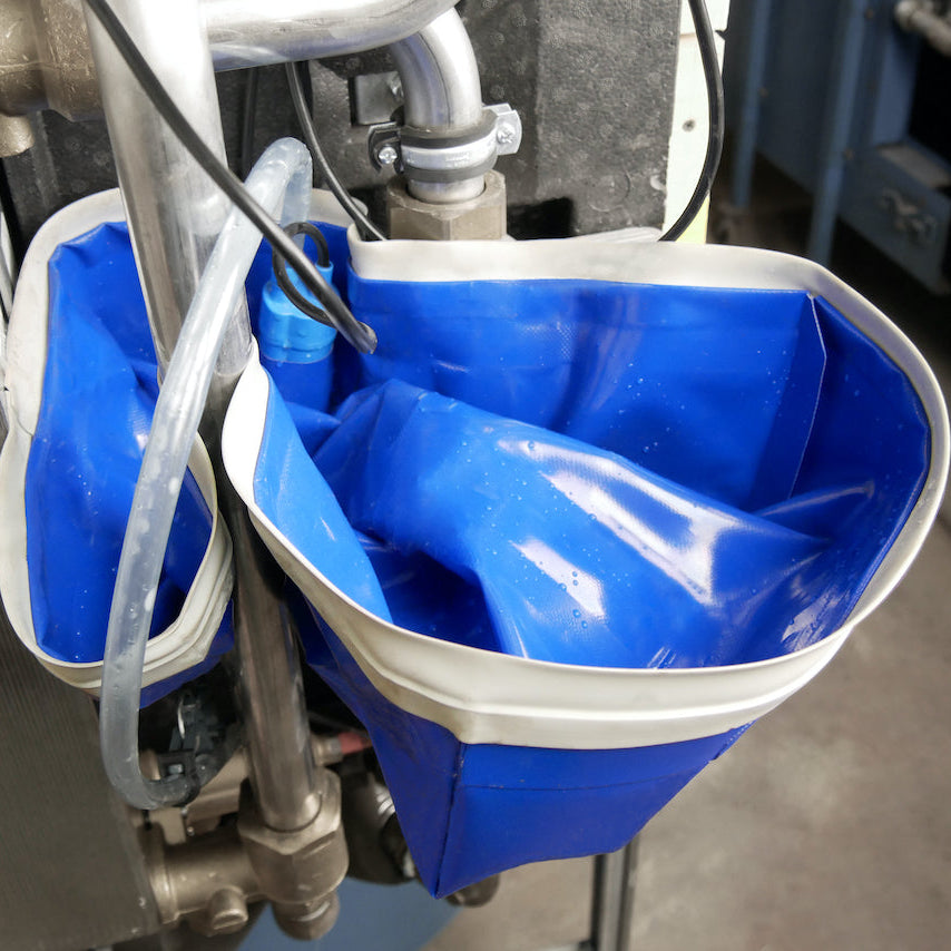Service am Wärmetauscher, Frischwasserstation mit DERBLAUE® Wanne und Pumpsystem